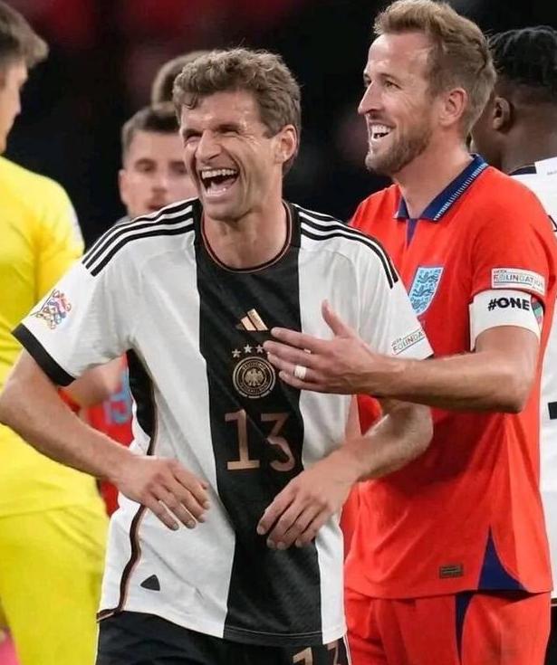 踢出激情：瑞典零封芬兰，欧预赛发挥出色，掌声雷动的简单介绍