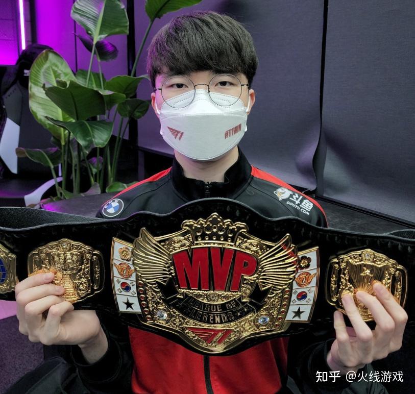 包含FLY血洗DRX，Tarzan开启传奇时刻激烈交锋小组赛，成为赛场最大亮点的词条