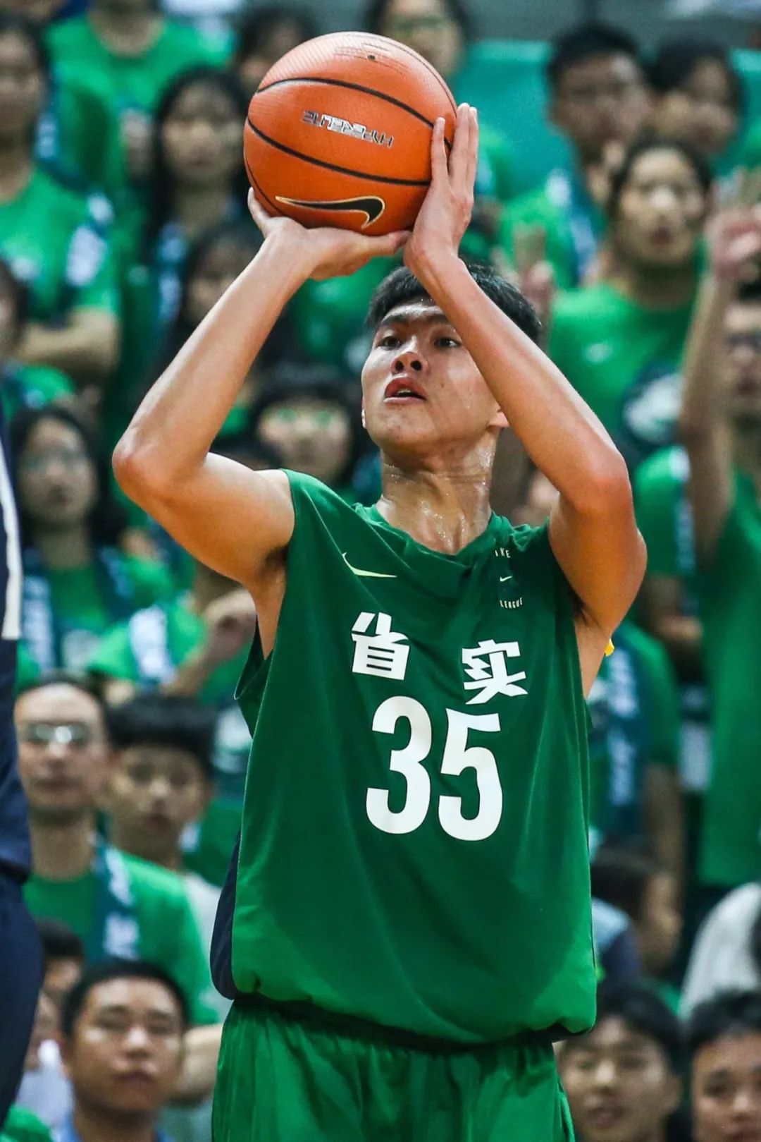 包含冰球再创历史，冠军实至名归的词条