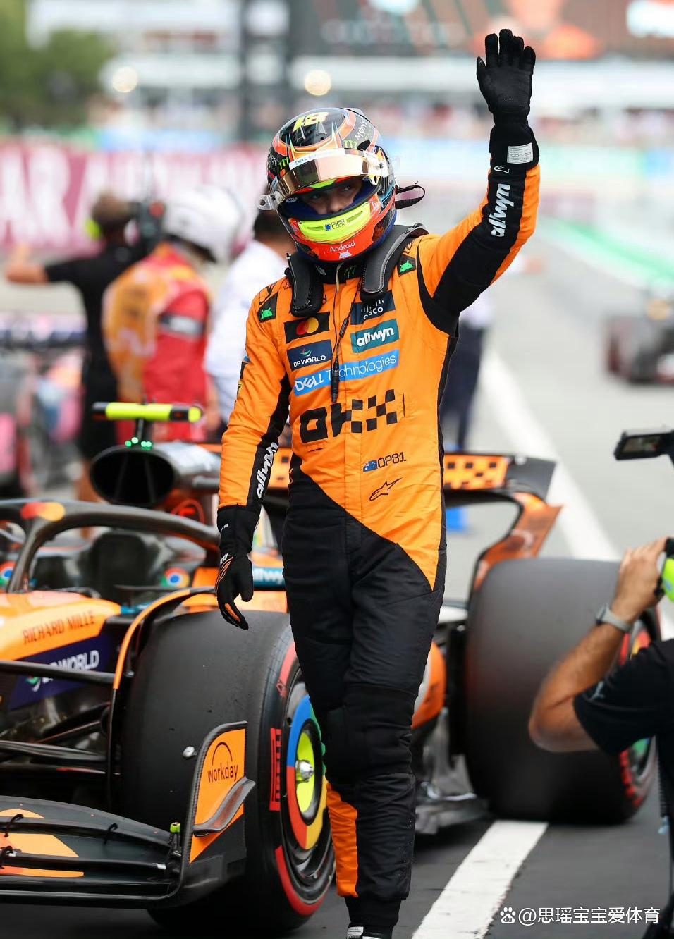 关于索伯车队翻盘红牛二队，塞恩斯统治全场的信息