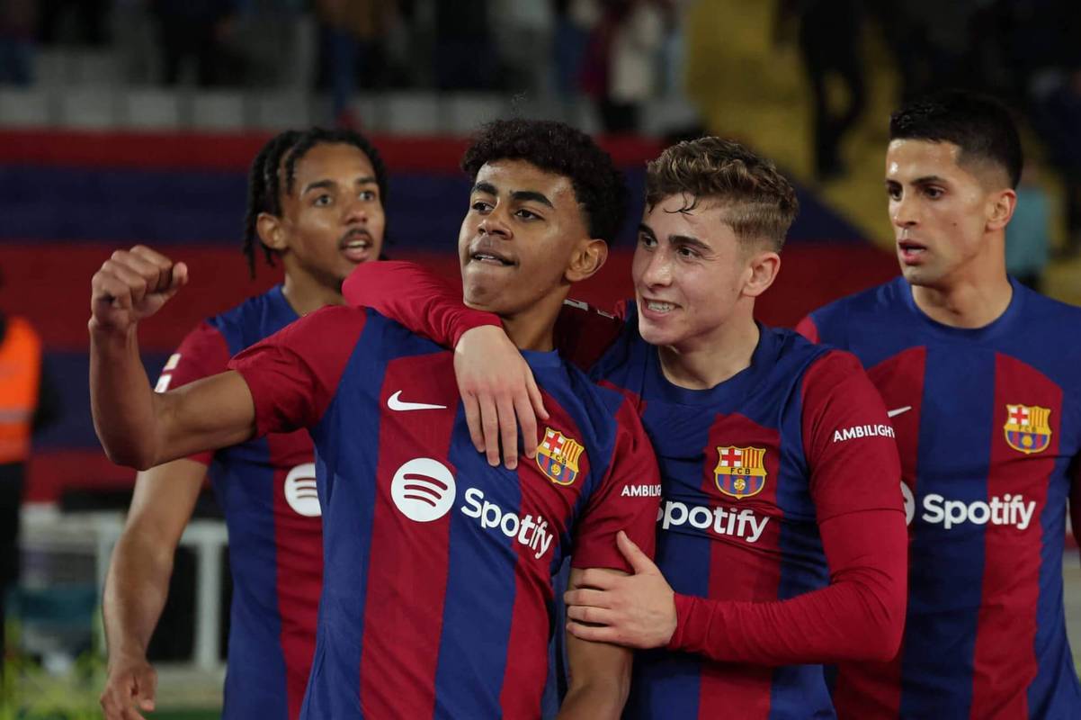 关于巴萨完胜葡萄牙，穆勒高光表现的信息