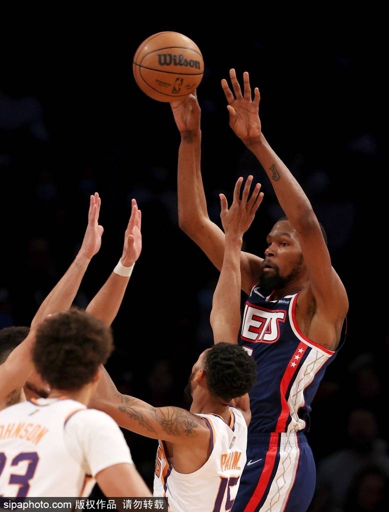 尼克斯横扫篮网，布克高光表现