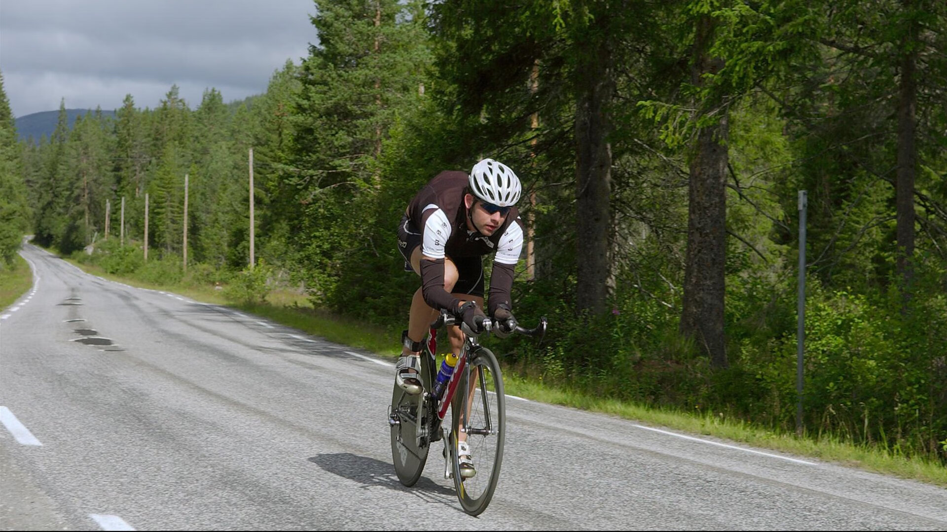 一夫当关！莱万欧冠决赛夜演绎绝对掌控，他用大师级表现定义伟大
