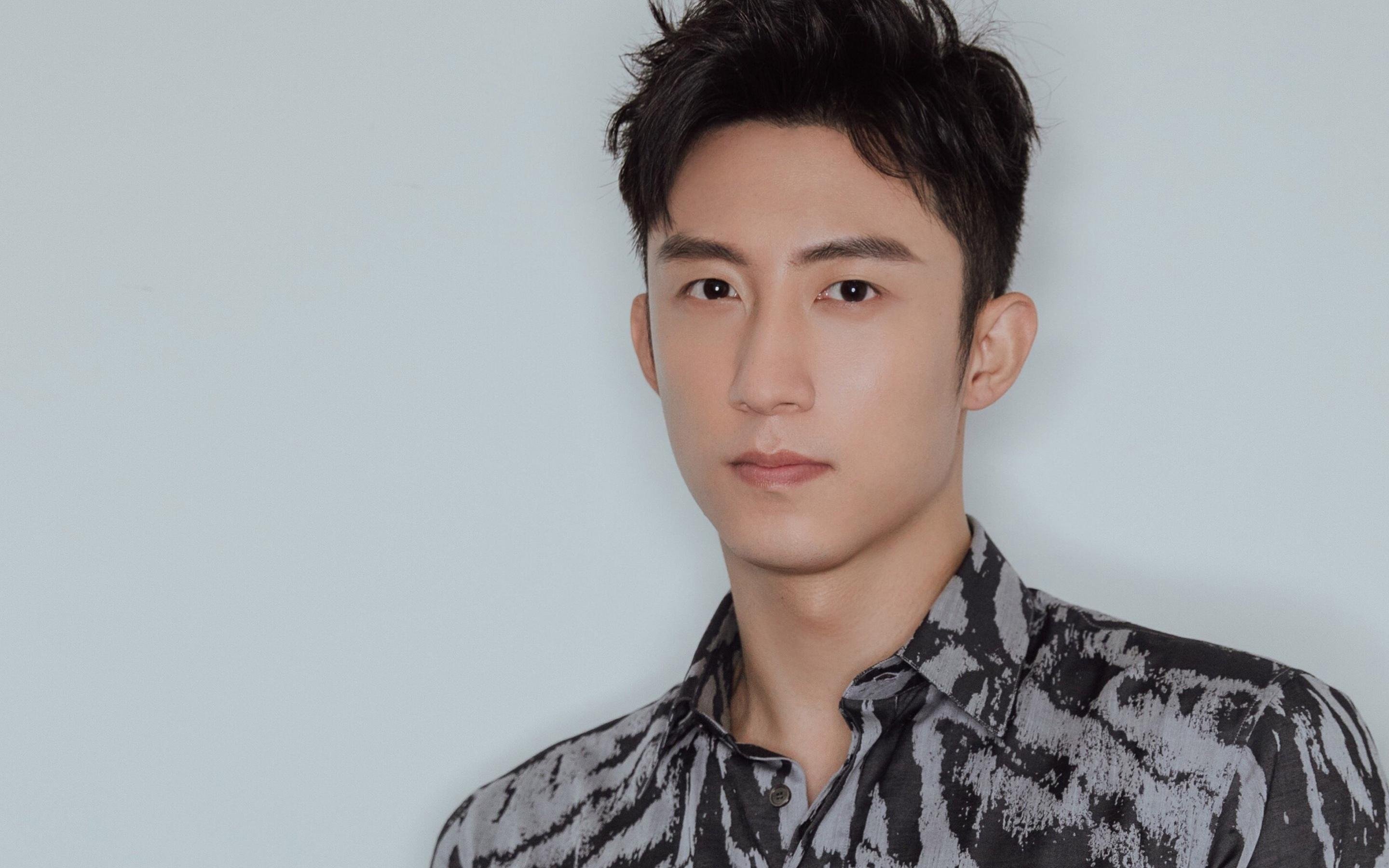 拉齐奥击溃塞维利亚，卡马文加成为关键先生