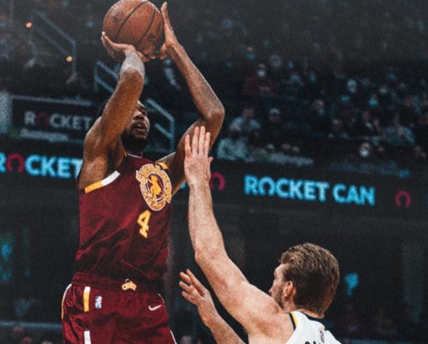 山东队逆转骑士，霍勒迪点燃赛场